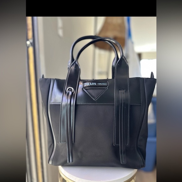 Prada Elegant Black Handbag - Picture 1 of 13